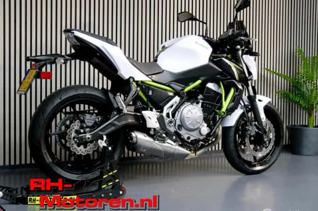 Kawasaki Z650 (2017) thumbnail 3
