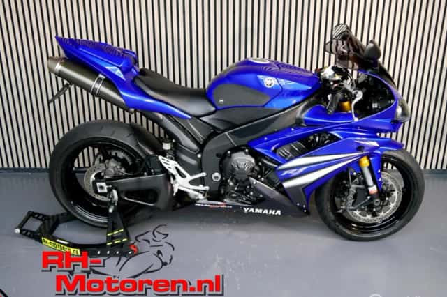 Yamaha YZF-R1 (2007) thumbnail 4