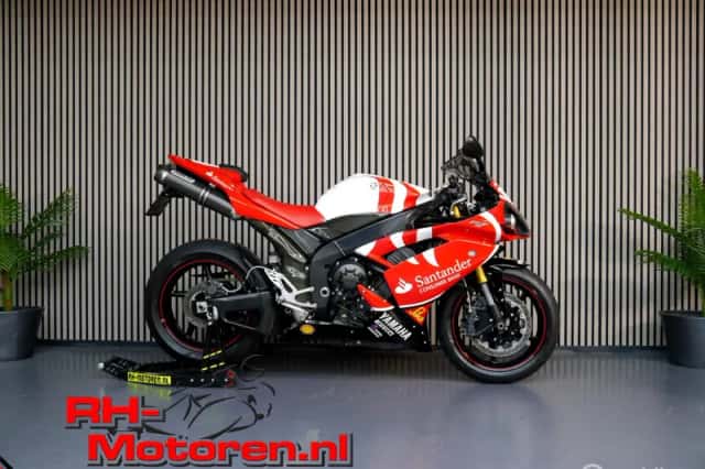 Yamaha YZF-R1 (2009) thumbnail 2