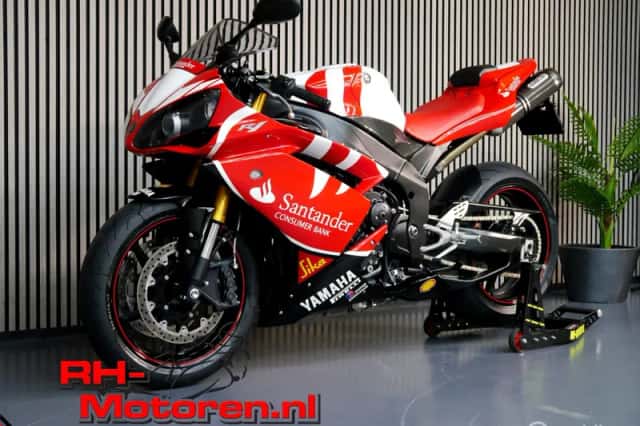 Yamaha YZF-R1 (2009) thumbnail 5
