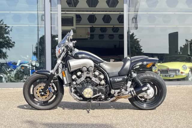 Yamaha VMX 1200 (1991) thumbnail 4