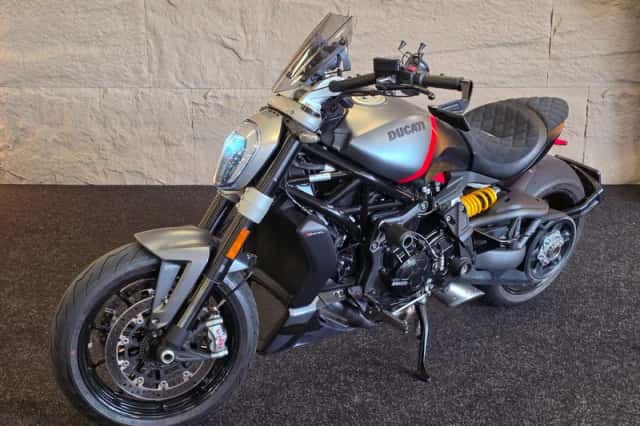 Ducati Xdiavel Black Star (2022) thumbnail 2