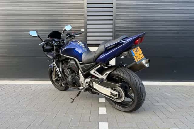 Yamaha FZS 1000 Fazer (2003) thumbnail 3