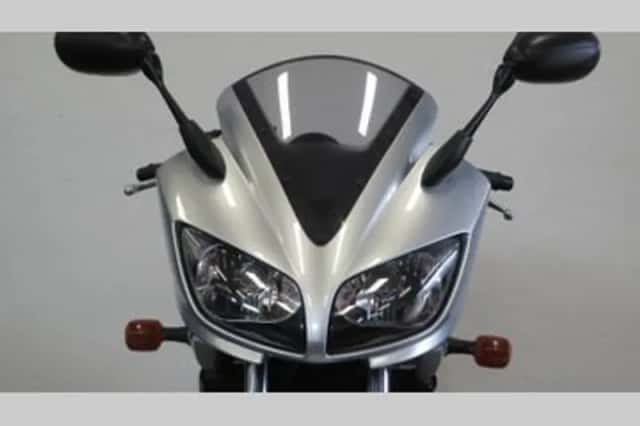 Yamaha FZS 600 Fazer (2002) thumbnail 2