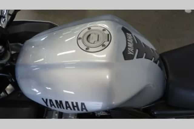 Yamaha FZS 600 Fazer (2002) thumbnail 4