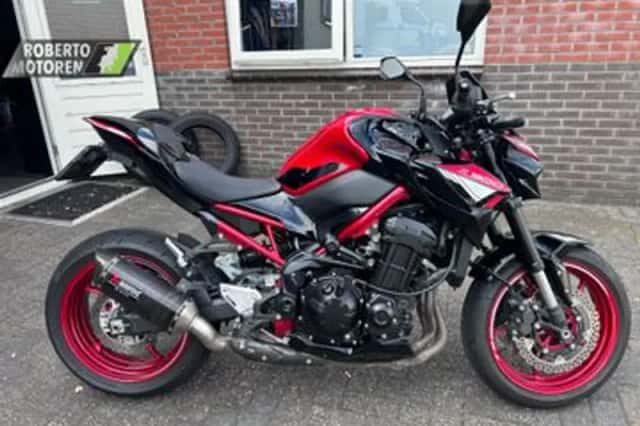 Kawasaki Z900 (2024) thumbnail 3
