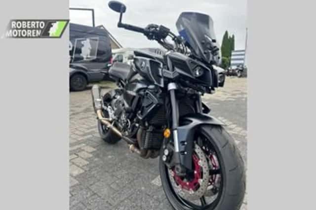Yamaha MT-10 (2017) thumbnail 4