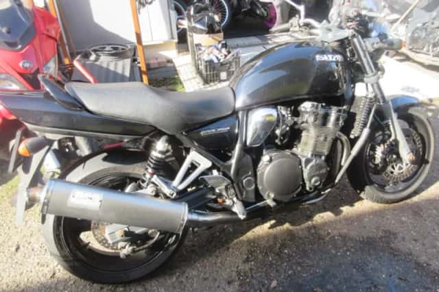 Suzuki GSX 750 Inazuma (1998) thumbnail 1