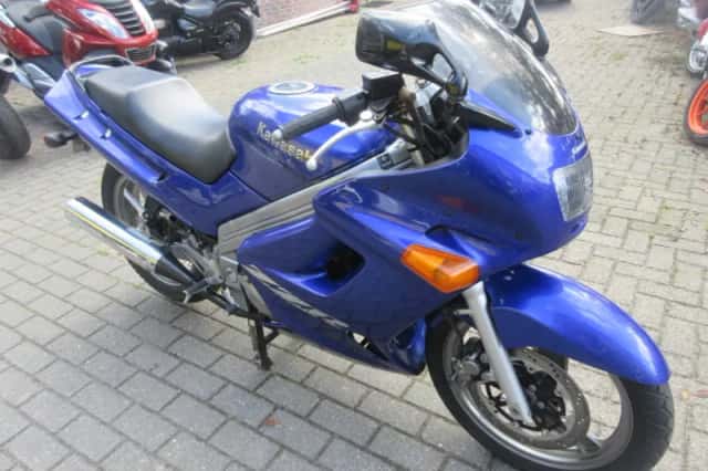 Kawasaki ZZ-R 250 (2004) thumbnail 1