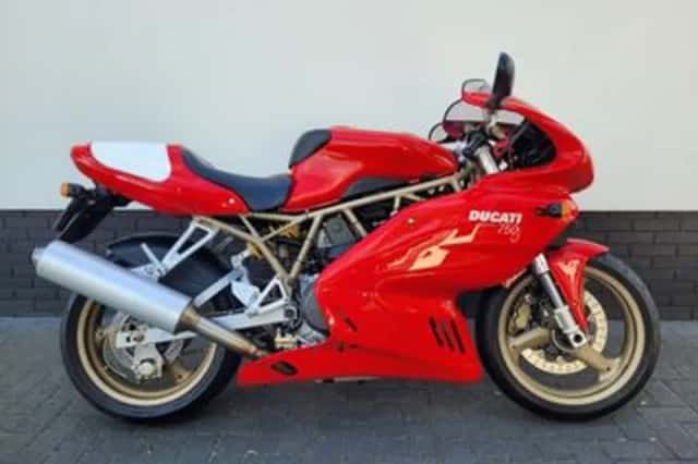 Ducati 750 (2002) thumbnail 2