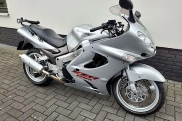 Kawasaki ZZR1200 (2002) thumbnail 3