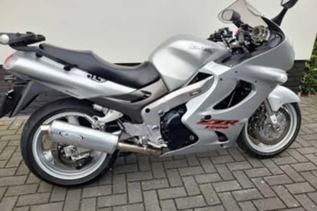 Kawasaki ZZR1200 (2002) thumbnail 4