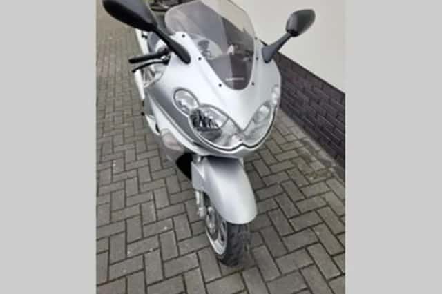 Kawasaki ZZR1200 (2002) thumbnail 5
