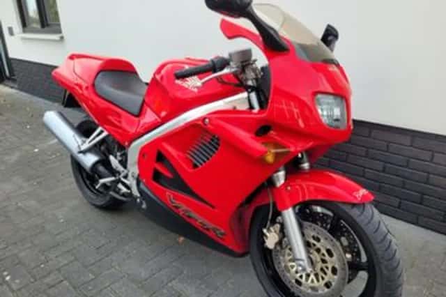 Honda VFR 750 F (1995) thumbnail 4