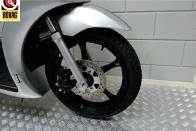 Suzuki UX 150 (2010) thumbnail 3