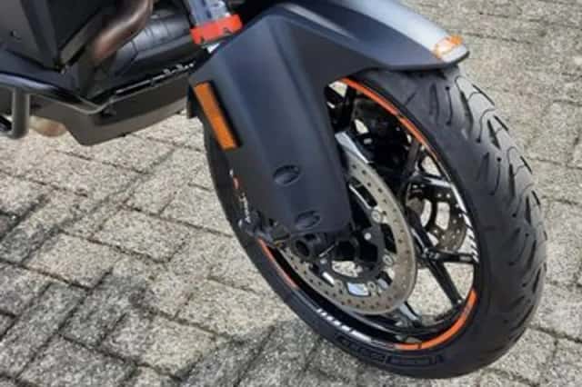 KTM 1290 Super Adventure S (2021) thumbnail 3