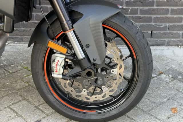 KTM 1290 Super Duke R (2018) thumbnail 4
