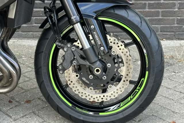 Kawasaki Z800 (2014) thumbnail 4
