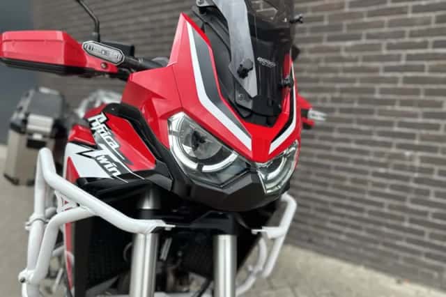 Honda CRF 1100 Africa twin (2020) thumbnail 2