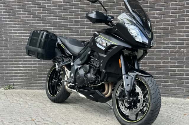 Triumph Tiger 1050 Sport (2016) thumbnail 1