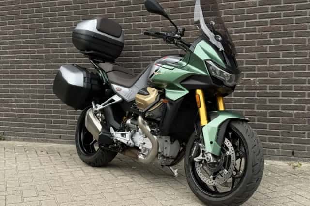 Moto Guzzi V100 Mandello S (2024) thumbnail 1