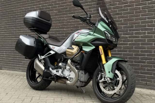 Moto Guzzi V100 Mandello S (2024) thumbnail 3