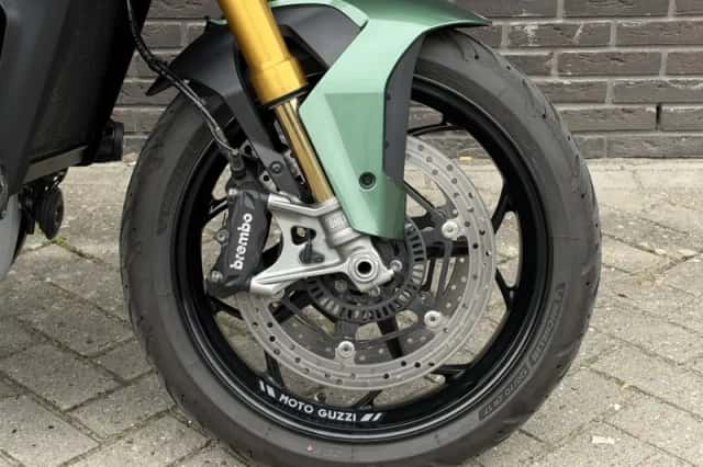 Moto Guzzi V100 Mandello S (2024) thumbnail 4