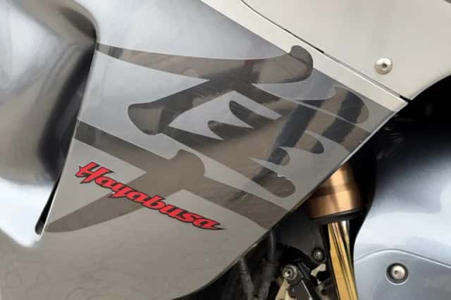 Suzuki GSX 1300R Hayabusa (2003) thumbnail 6