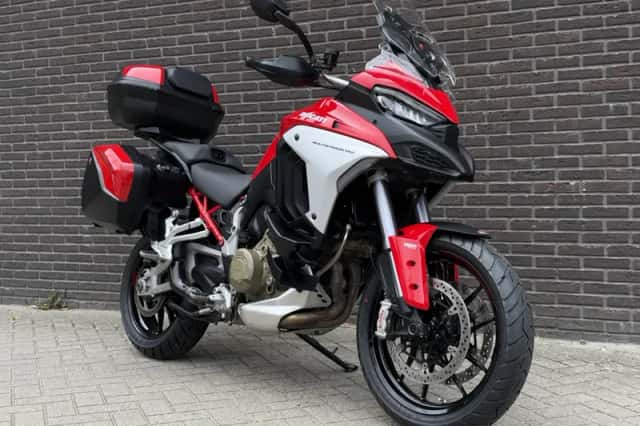 Ducati Multistrada V4S (2021) thumbnail 1