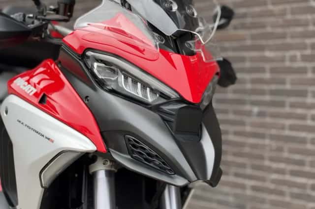 Ducati Multistrada V4S (2021) thumbnail 2