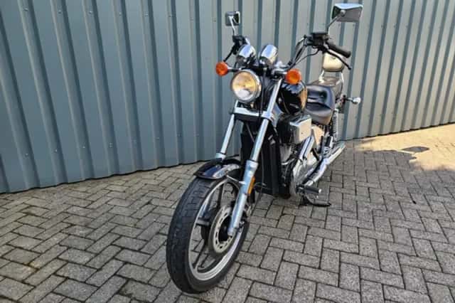 Honda VT 700C Shadow (1987) thumbnail 2