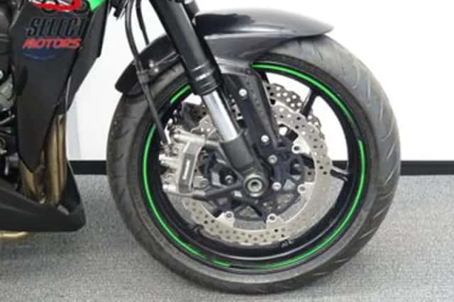 Kawasaki Z1000 (2016) thumbnail 5