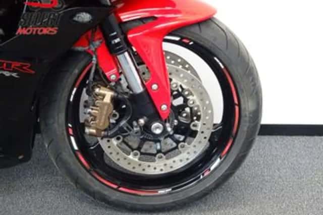 Honda CBR600RR (2010) thumbnail 5