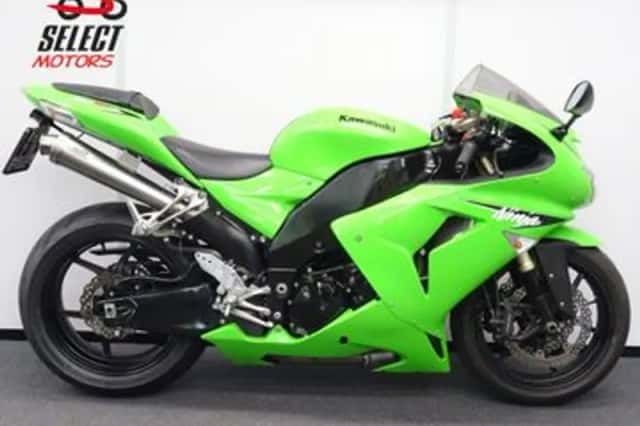 Kawasaki ZX 10R Ninja (2007) thumbnail 1