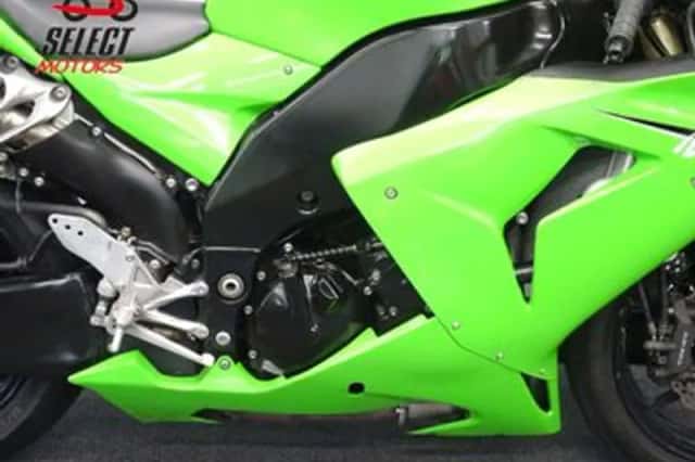 Kawasaki ZX 10R Ninja (2007) thumbnail 6