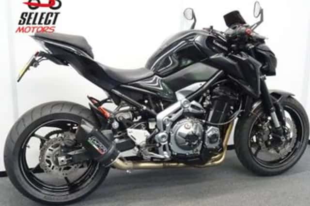 Kawasaki Z900 (2017) thumbnail 3