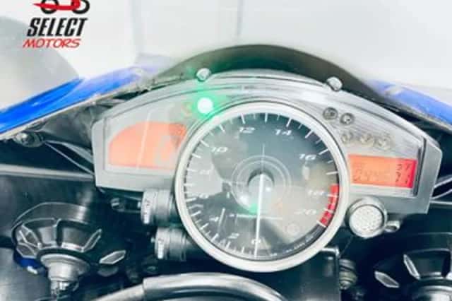 Yamaha YZF-R6 (2006) thumbnail 2