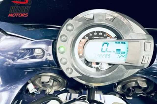 Yamaha FZS 600 Fazer (2005) thumbnail 2