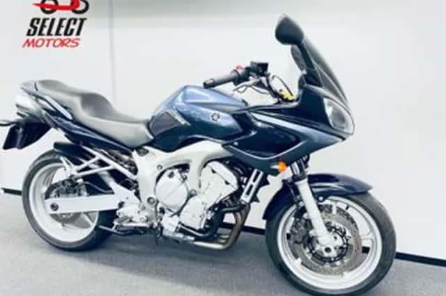 Yamaha FZS 600 Fazer (2005) thumbnail 4