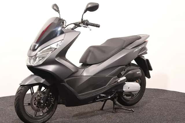 Honda PCX 150 (2015) thumbnail 3
