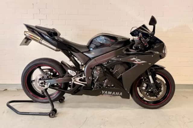 Yamaha YZF-R1 (2006) thumbnail 1