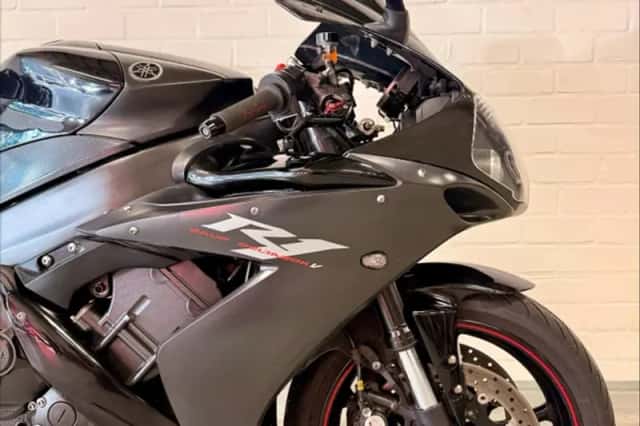 Yamaha YZF-R1 (2006) thumbnail 2