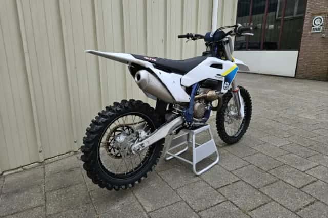 Husqvarna FC 250 (2025) thumbnail 3