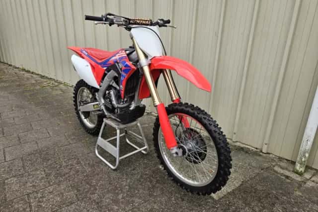Honda CRF 450 R (2017) thumbnail 2