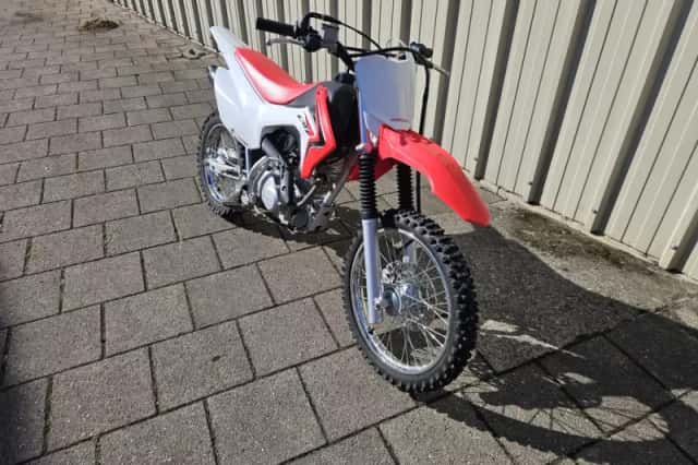 Honda CRF125F (2017) thumbnail 2