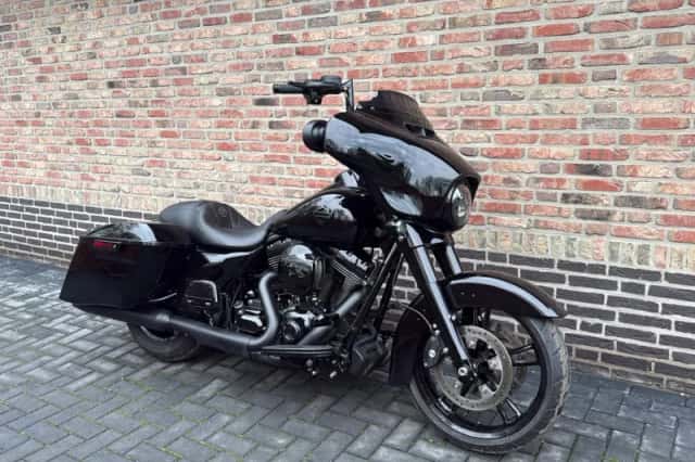 Harley-Davidson Street Glide 103 (2014) thumbnail 6