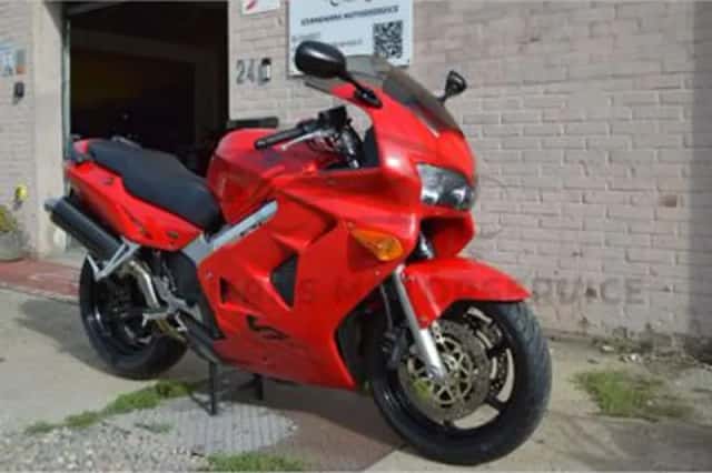 Honda VFR 800 FI (2000) thumbnail 2