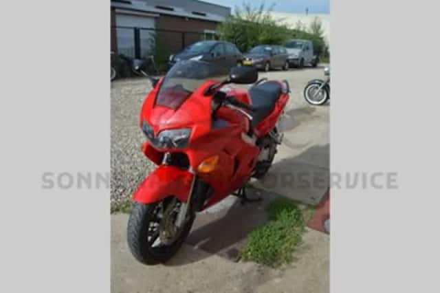 Honda VFR 800 FI (2000) thumbnail 4