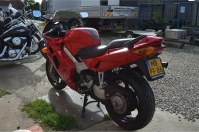 Honda VFR 800 FI (2000) thumbnail 5