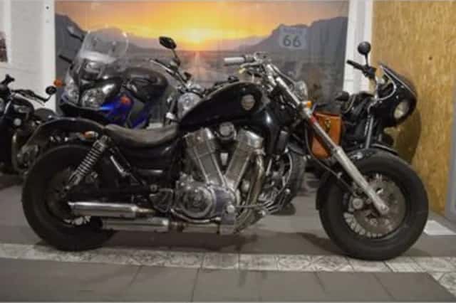 Suzuki VS 1400 Intruder (1988) thumbnail 1